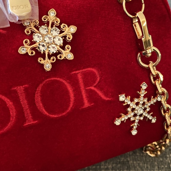 Dior Red Velvet Cosmetic Pouch - Picture 7 of 10